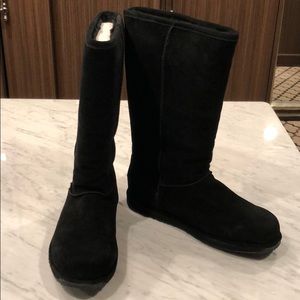 NWT Emu Paterson Hi Black Size 10 Never Worn w/box